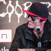 Motley-Crue-Tommy-Lee