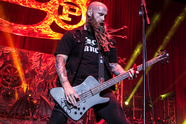 Five-Finger-Death-Punch-Chris-Kael